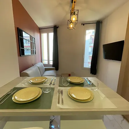 Apartment Centre